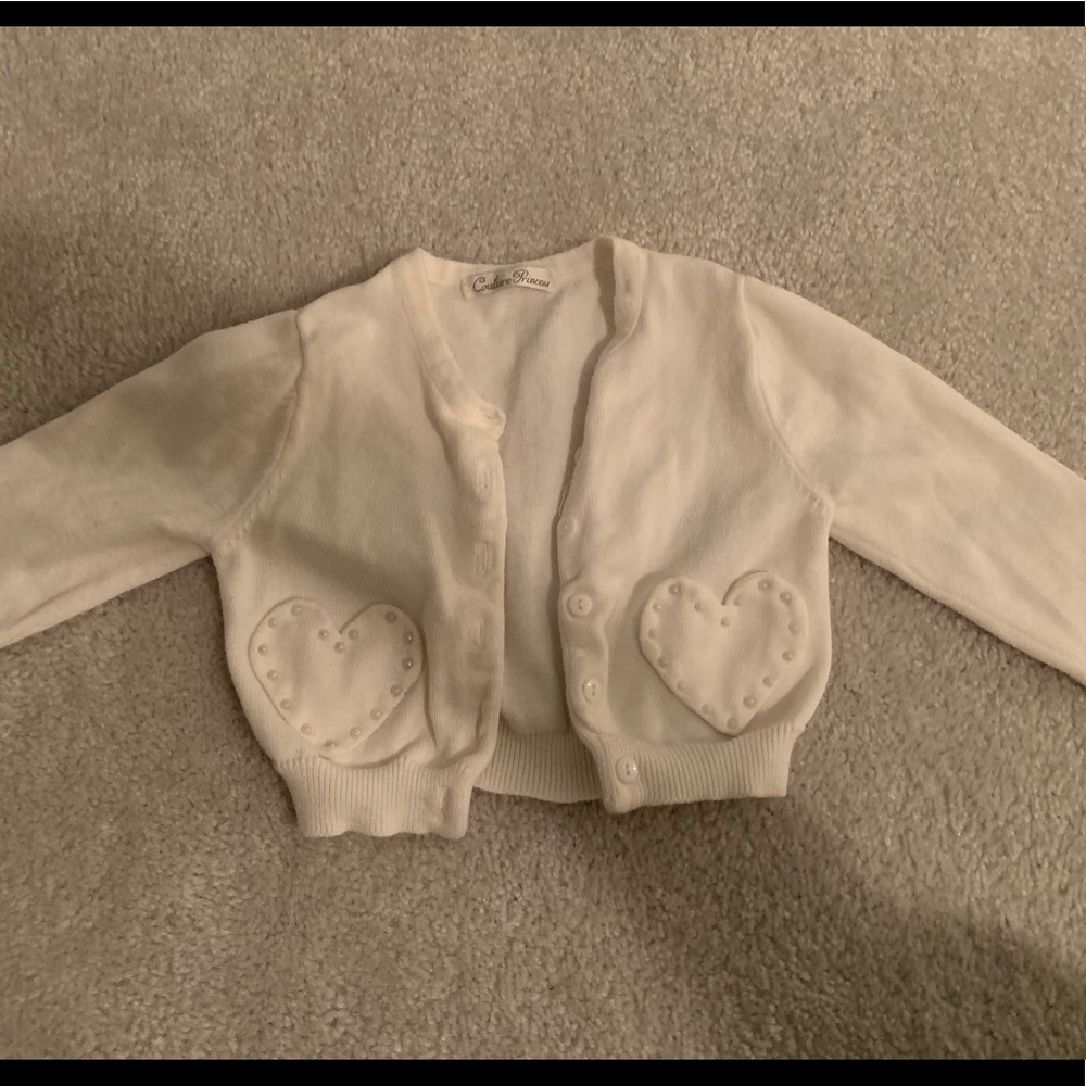 Girls beautiful off white sweater!
